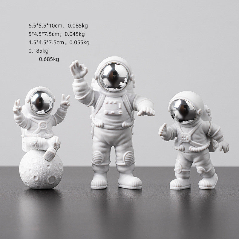 Car Small Ornaments And Cute Astronaut Interior Decorations